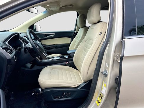 Used 2017 Ford Edge SEL FWD image 19