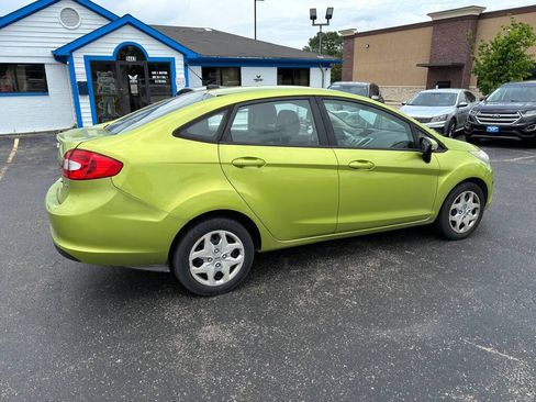 Used 2013 Ford Fiesta SE FWD image 4