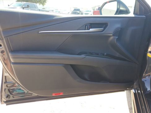 Used 2025 Toyota Camry SE image 16