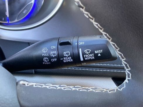 Certified 2022 Chrysler Pacifica Touring-L image 18