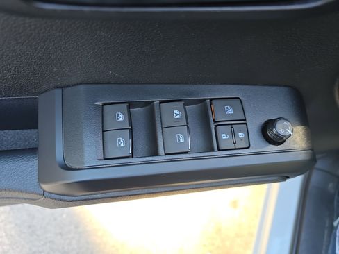 Used 2022 Toyota Tacoma SR w/ SR Convenience Package image 29