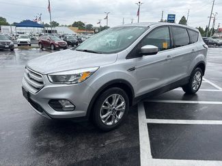 Used 2017 Ford Escape SE FWD video 1
