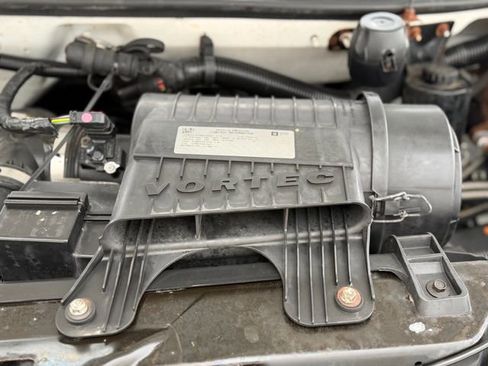 Used 2016 GMC Savana 2500 image 26