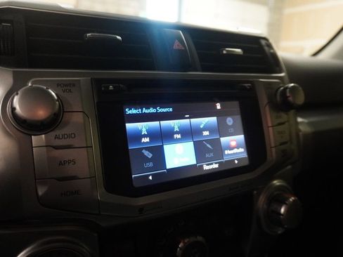 Used 2017 Toyota 4Runner SR5 Premium image 12