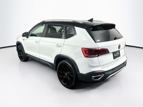 Used 2024 Volkswagen Taos SE AWD/4WD image 5