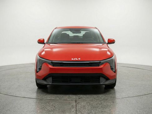 Used 2025 Kia K4 LXS image 2