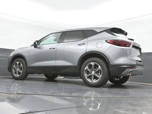 Used 2025 Chevrolet Blazer LT FWD image 38