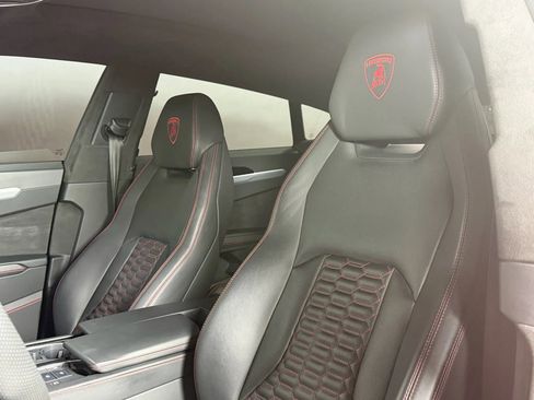 Used 2019 Lamborghini Urus Sport Utility 4D image 20