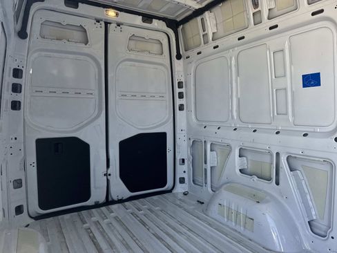 Used 2024 Mercedes-Benz Sprinter 2500 image 6
