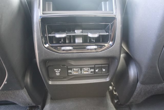 Used 2023 Jeep Grand Cherokee Limited w/ Black Appearance Package AWD/4WD image 28