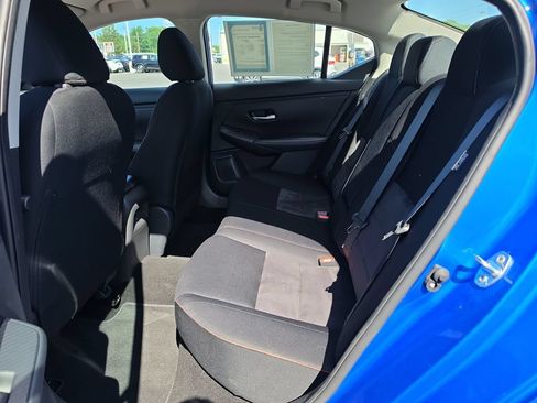 Used 2025 Nissan Sentra SR FWD image 17