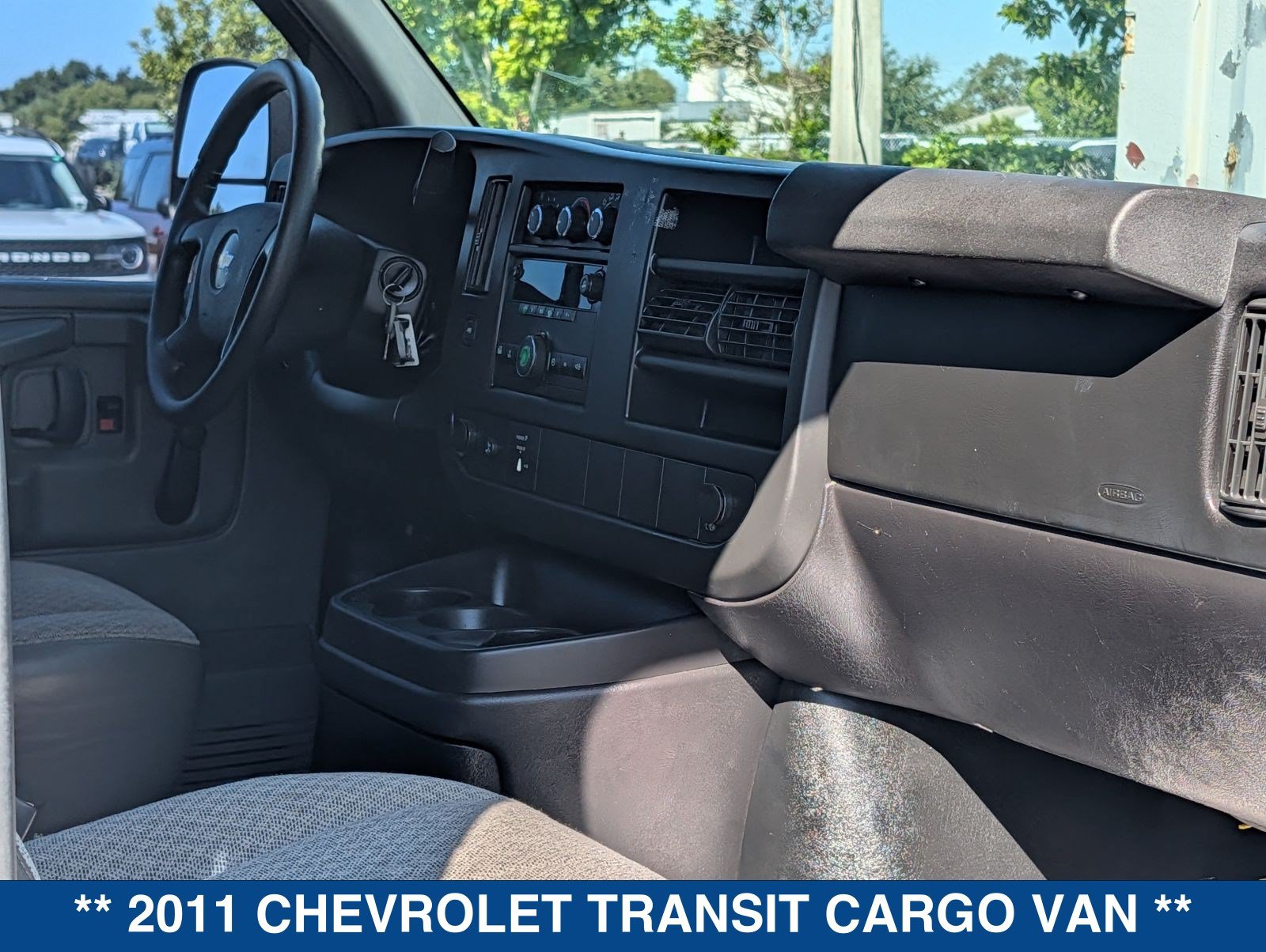 Used 2011 Chevrolet Express 2500 RWD image 17