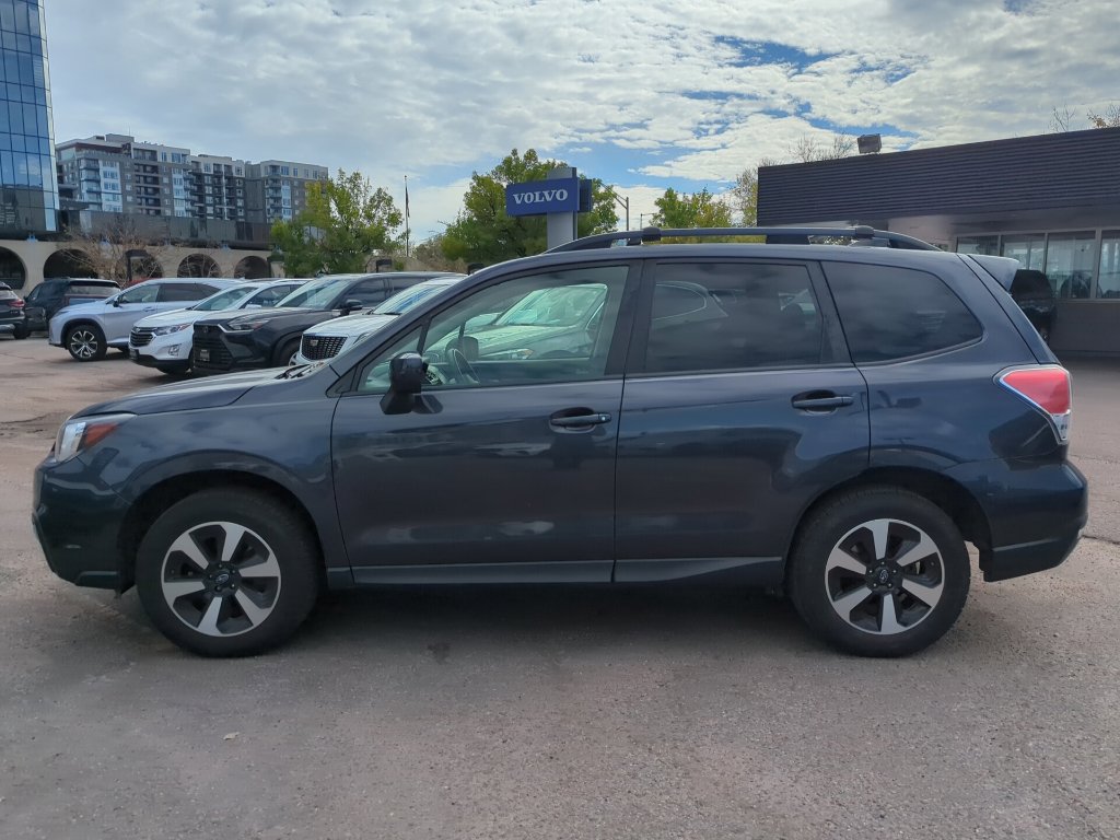Used 2017 Subaru Forester 2.5i Premium w/ All-Weather Package AWD/4WD image 4