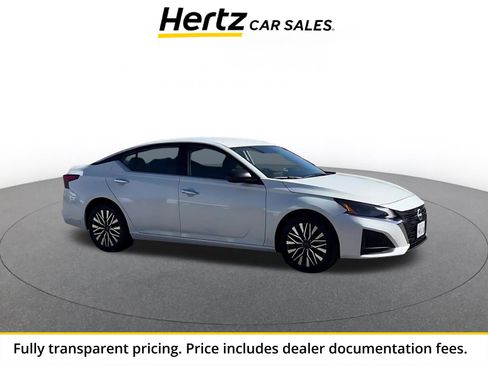 Used 2025 Nissan Altima 2.5 SV FWD image 1