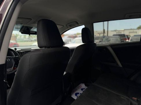 Used 2017 Toyota RAV4 LE w/ Carpet Mat Package AWD/4WD image 23