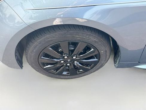 Used 2024 Toyota Corolla LE FWD image 28