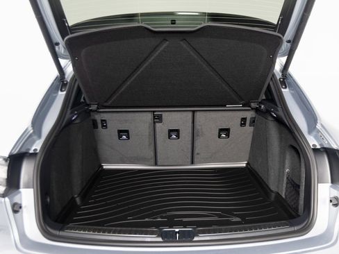 New 2026 Porsche Macan Turbo image 40