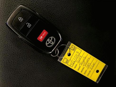 Certified 2024 Toyota Tacoma SR5 image 11