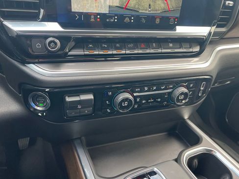 Used 2026 Chevrolet Silverado 1500 High Country w/ High Country Premium Package RWD image 29