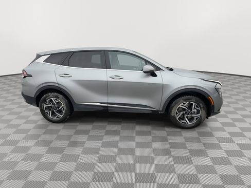 Used 2024 Kia Sportage LX image 9