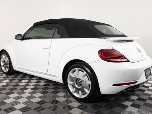 Used 2019 Volkswagen Beetle 2.0T SE w/ SE Premium Package FWD image 4