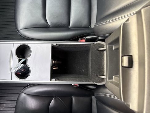 Used 2021 Tesla Model Y Long Range image 22