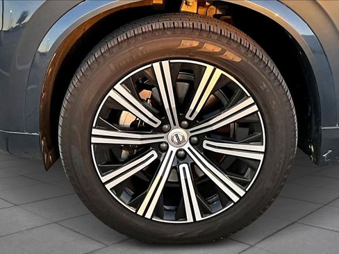 Used 2024 Volvo XC90 B5 Core w/ Protection Package Premier image 10