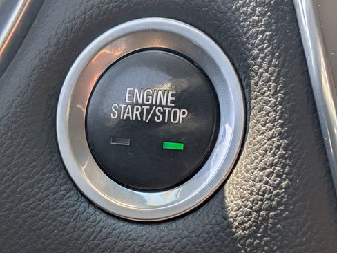 Used 2020 Chevrolet Traverse RS image 24