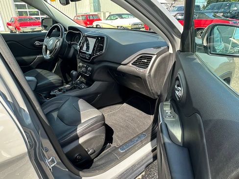 Used 2021 Jeep Cherokee Limited AWD/4WD image 26
