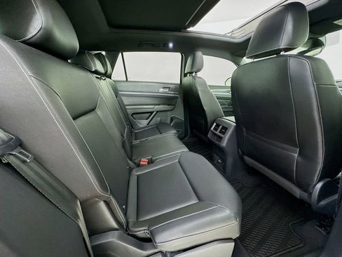 Used 2020 Volkswagen Atlas Cross Sport SEL R-Line AWD/4WD image 36