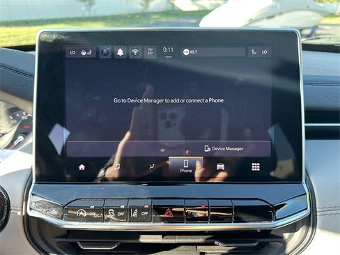 Used 2024 Jeep Compass Limited image 28