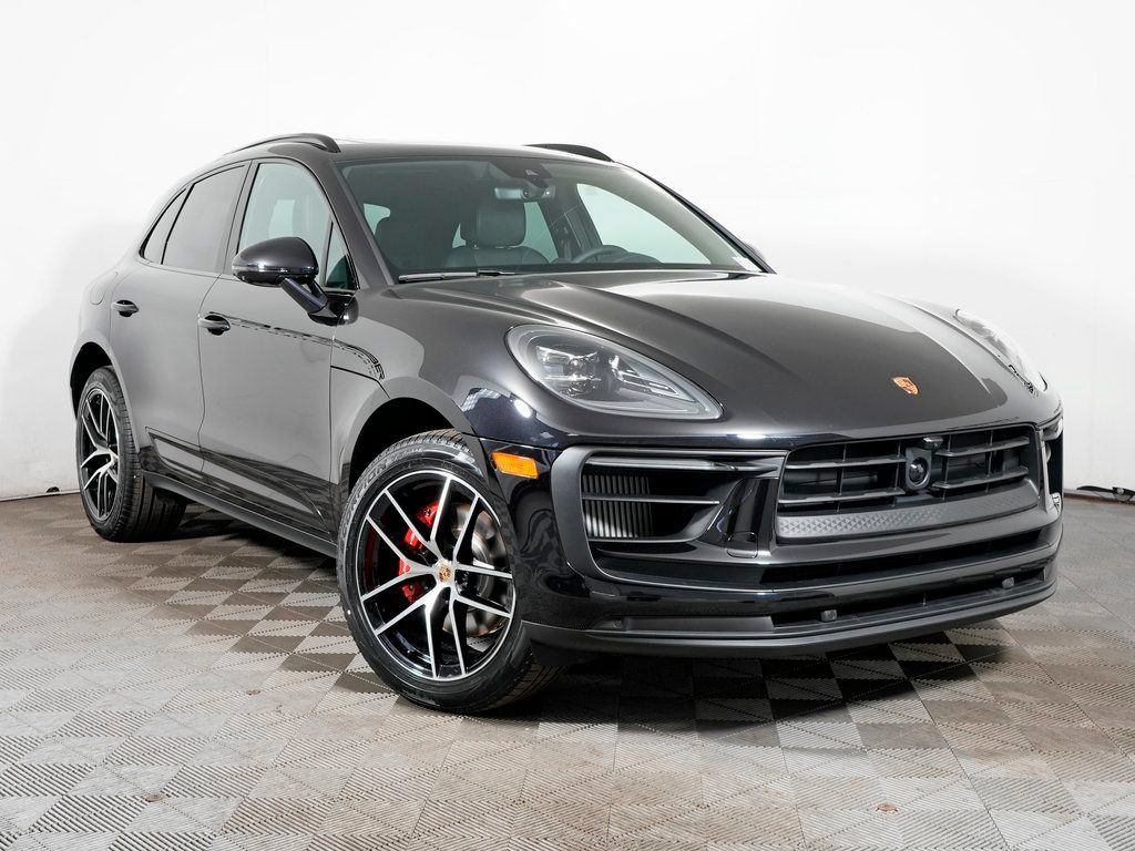Certified 2026 Porsche Macan S AWD/4WD image 9