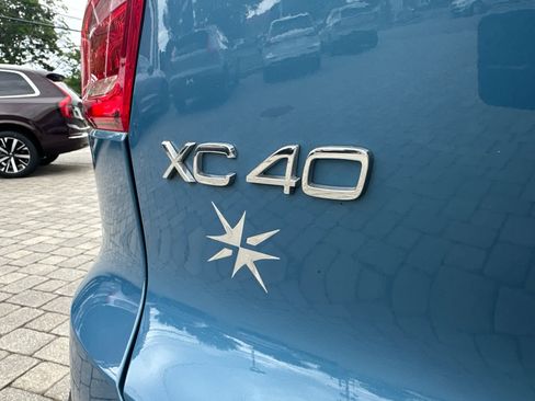 Used 2024 Volvo XC40 B5 Core w/ Protection Package Premier AWD/4WD image 32