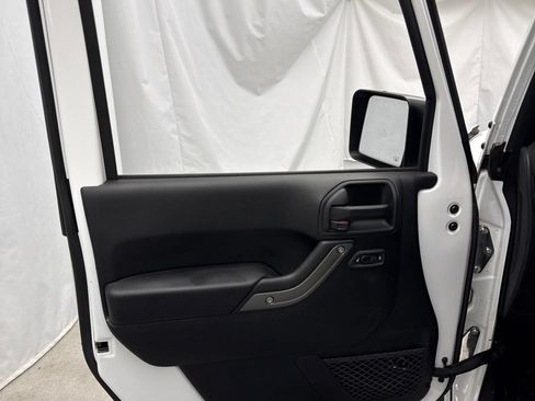 Used 2017 Jeep Wrangler Unlimited Sport w/ Quick Order Package 24S AWD/4WD image 12