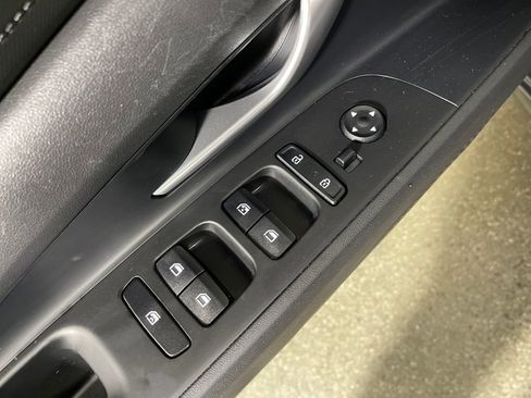 Used 2023 Hyundai Elantra SEL image 18