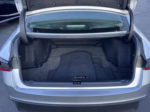 Used 2022 Lexus IS 300 image 37