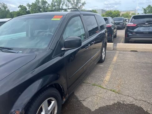 Used 2012 Dodge Grand Caravan SXT FWD image 6