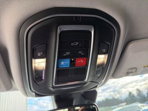 Used 2022 Jeep Grand Cherokee L Limited image 22