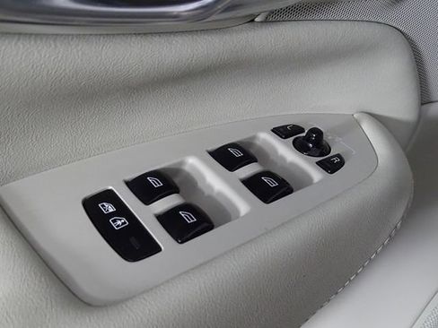 Used 2023 Volvo XC90 B6 Plus image 18