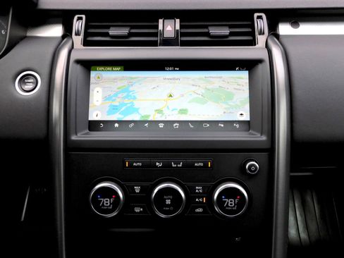 Used 2020 Land Rover Discovery Landmark image 11