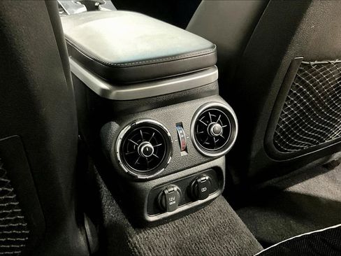 Used 2018 Kia Stinger GT2 image 32