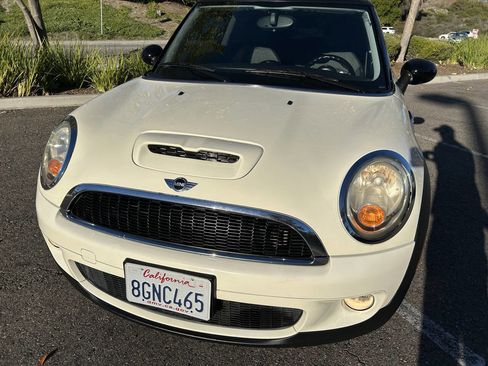 Used 2009 MINI Cooper S w/ Premium Pkg image 12