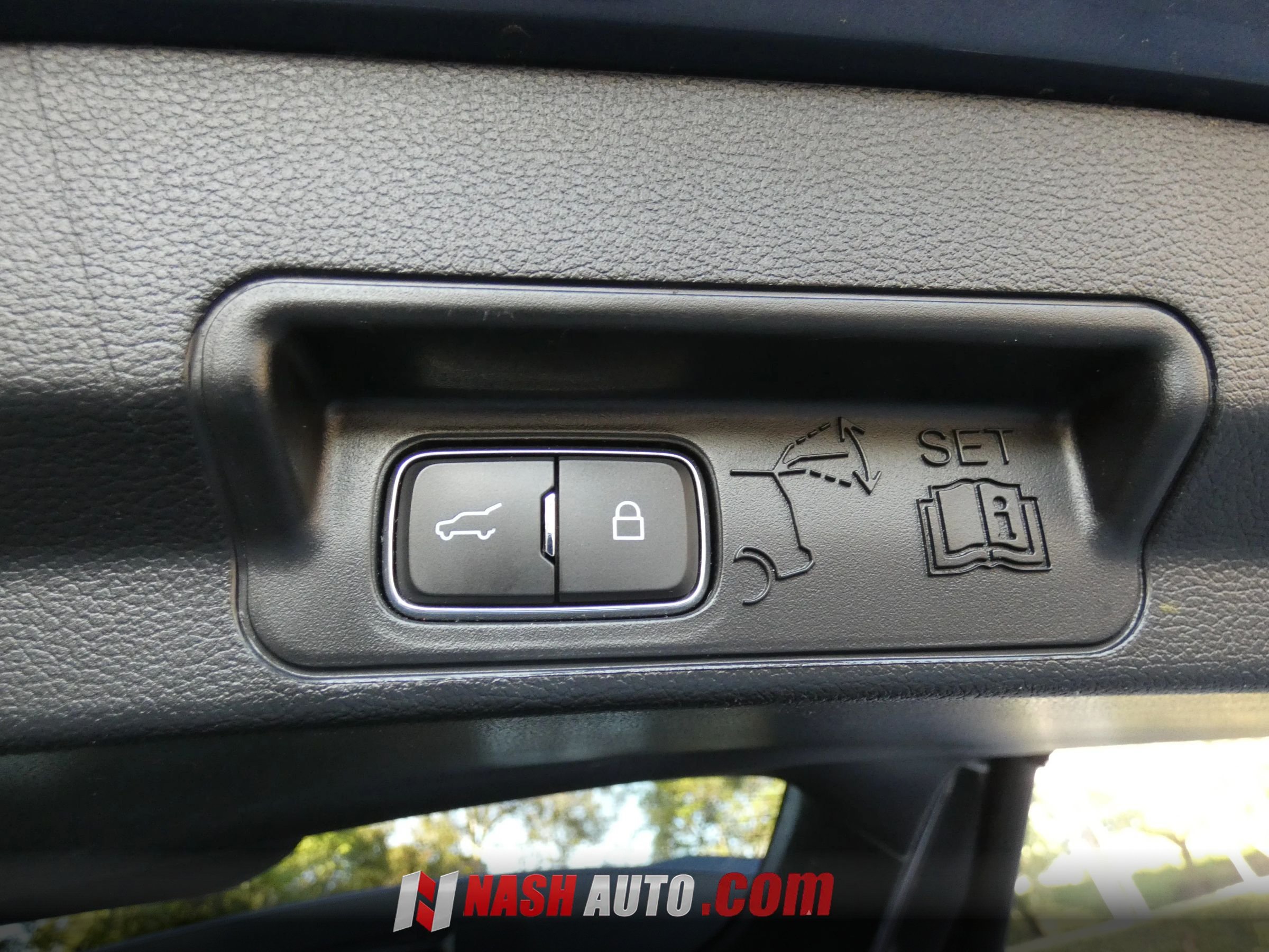 Used 2021 Ford Explorer Limited AWD/4WD image 77