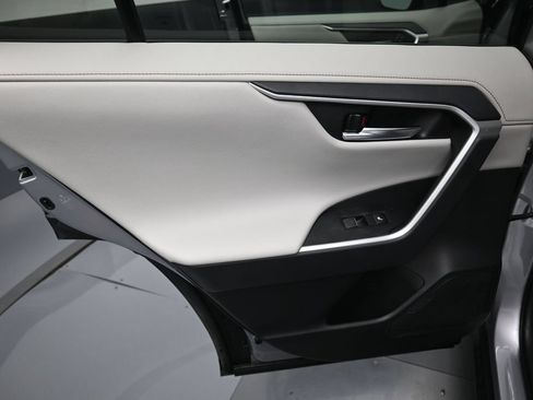 Certified 2023 Toyota RAV4 Limited AWD/4WD image 31