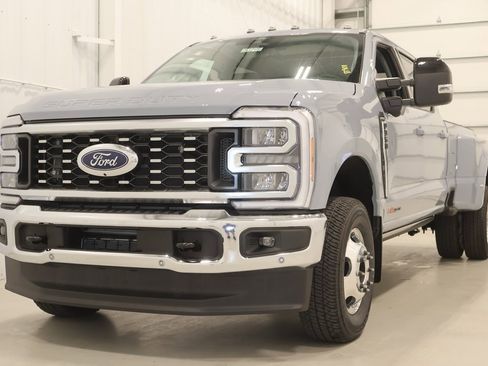 New 2025 Ford F350 Lariat w/ Lariat Ultimate Package image 41