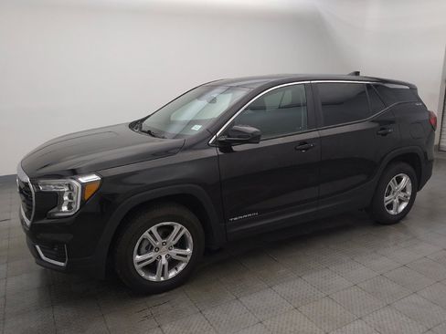 Used 2024 GMC Terrain SLE AWD/4WD image 2