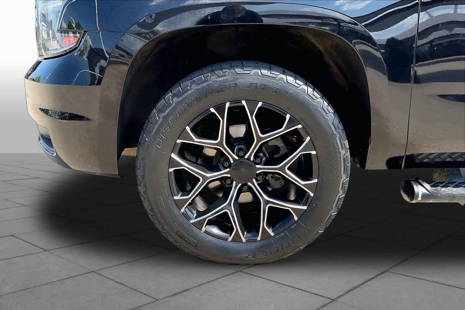 Used 2018 Chevrolet Tahoe LT AWD/4WD image 9