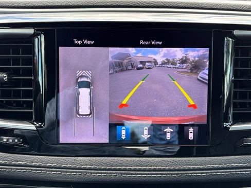 Used 2018 Chrysler Pacifica Limited w/ Advanced Safetytec Group FWD image 26