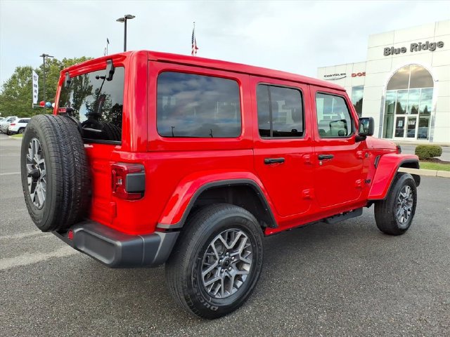 Used 2026 Jeep Wrangler Unlimited Sahara AWD/4WD image 6