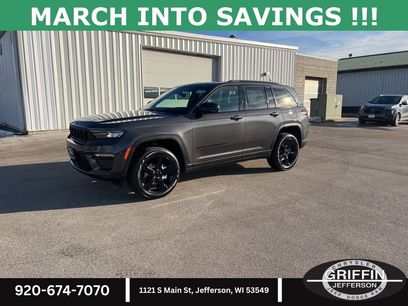 New 2025 Jeep Grand Cherokee Limited w/ Black Appearance Package